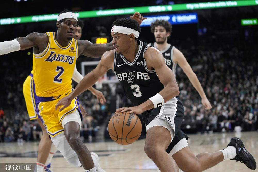 在三条线上 在三条线上