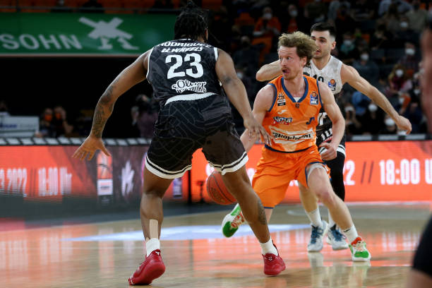 先以中路压 先以中路压